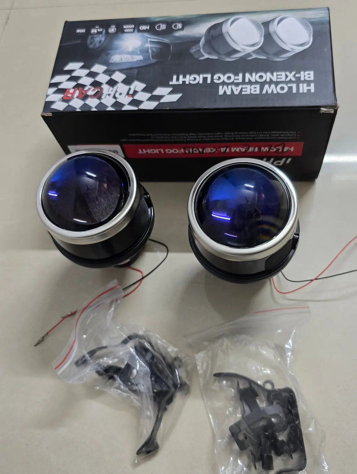 Iphcar M612 Xenon Fog Light with Blue Lens, HID / led 3000K - 6000K, Bi - Xenon bi led Projector. (Note - These are projector lens only with clamps . Bulbs are not included. Bulb fitment type h8/h9/h11) - AUTOXPO